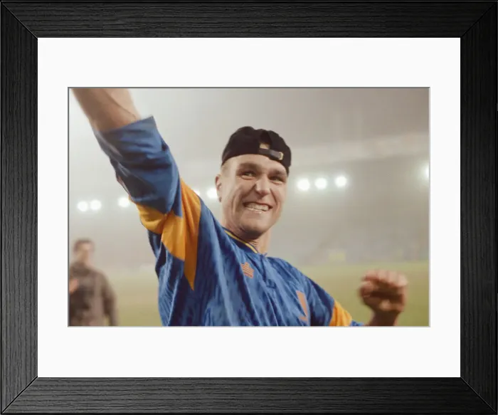 Framed Print : Wimbledon verses Aston Villa. FA Cup 4th Round replay at Selhurst Park Framed Print : Wimbledon verses Aston Villa. FA Cup 4th Round replay at Selhurst Park