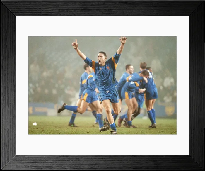 Framed Print : Wimbledon verses Aston Villa. FA Cup 4th Round replay at Selhurst Park Framed Print : Wimbledon verses Aston Villa. FA Cup 4th Round replay at Selhurst Park
