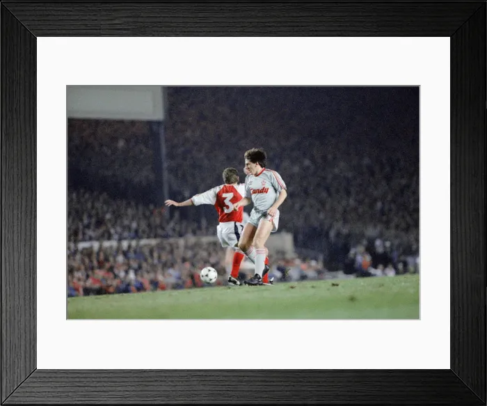 Framed Print : Arsenal 0 v 0 Liverpool, Littlewoods League Cup 3rd round (replay) at Highbury
