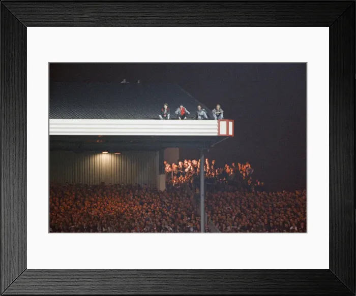 Framed Print : Arsenal 0 v 0 Liverpool, Littlewoods League Cup 3rd round (replay) at Highbury
