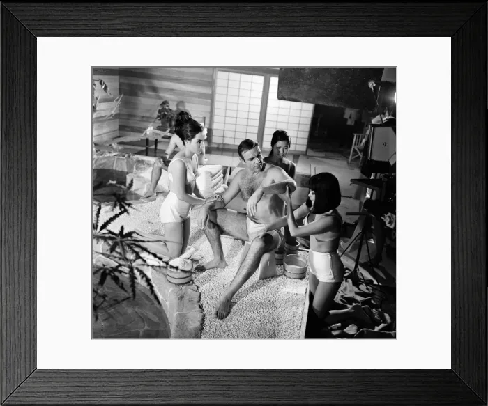 Framed Print : Sean Connery on the set of You Only Live Twice'at Pinewood Studios Framed Print : Sean Connery on the set of You Only Live Twice'at Pinewood Studios