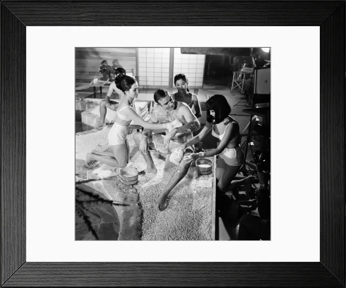 Framed Print : Sean Connery on the set of You Only Live Twice'at Pinewood Studios Framed Print : Sean Connery on the set of You Only Live Twice'at Pinewood Studios