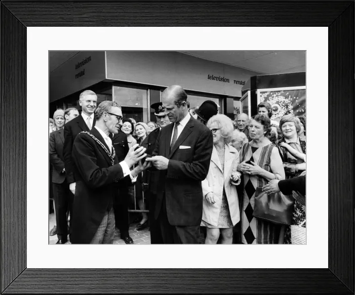 Framed Print : Prince Philip, Duke of Edinburgh visits Salford. 17th July 1971 Framed Print : Prince Philip, Duke of Edinburgh visits Salford. 17th July 1971