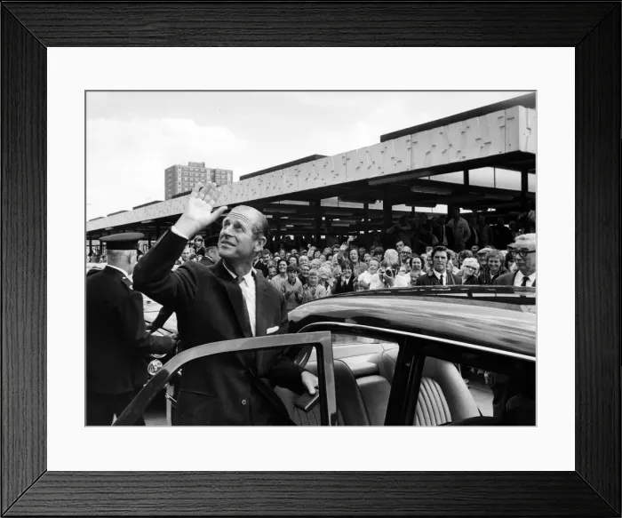 Framed Print : Prince Philip, Duke of Edinburgh visits Salford. 17th July 1971 Framed Print : Prince Philip, Duke of Edinburgh visits Salford. 17th July 1971