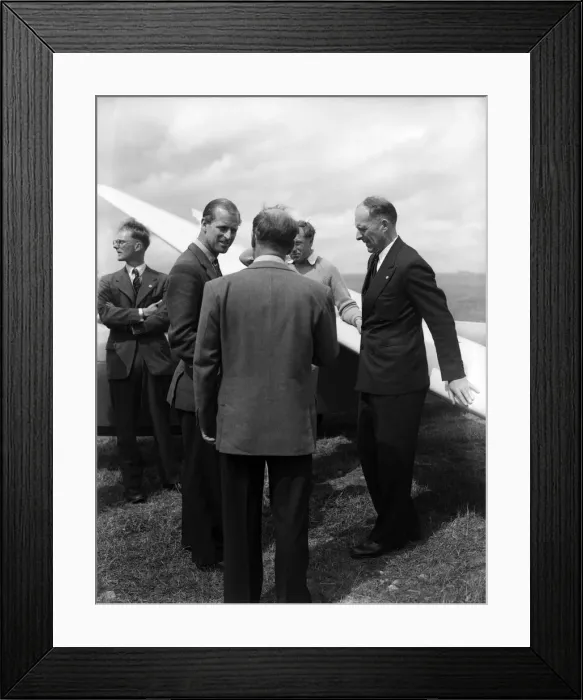 Framed Print : The Duke of Edinburgh at Nympsfield, headquarters of the Bristol Gliding Club