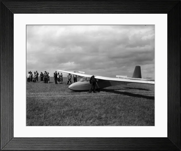 Framed Print : The Duke of Edinburgh at Nympsfield, headquarters of the Bristol Gliding Club Framed Print : The Duke of Edinburgh at Nympsfield, headquarters of the Bristol Gliding Club