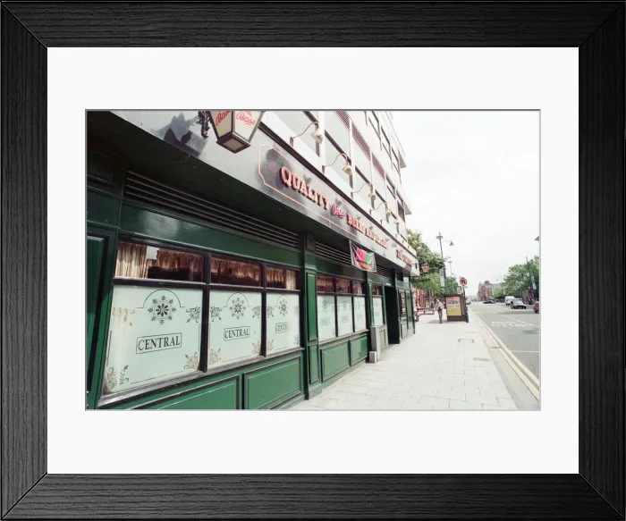 Framed Print : The Central, Public House in Middlesbrough, Teesside, Monday 28th July 1997