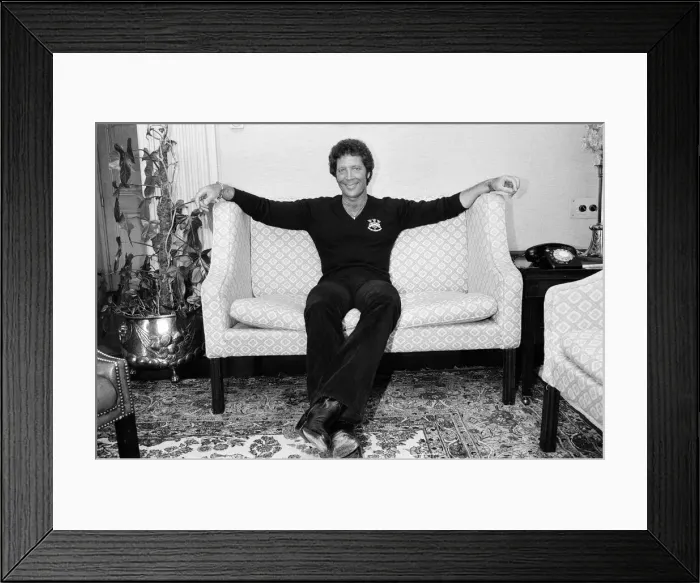 Framed Print : Tom Jones pictured back in London after a ten year stay in the USA. 5th September 1983 Framed Print : Tom Jones pictured back in London after a ten year stay in the USA. 5th September 1983