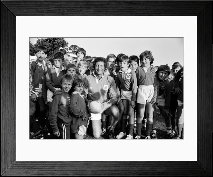 Framed Print : Tom Jones, in full rugby strip, at London Welsh Rugby Club. 5th September 1983