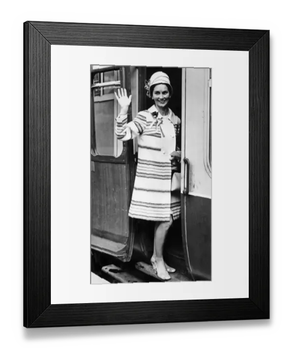 Framed Print : Norma Charlton, wife of Manchester United ace Bobby Charlton