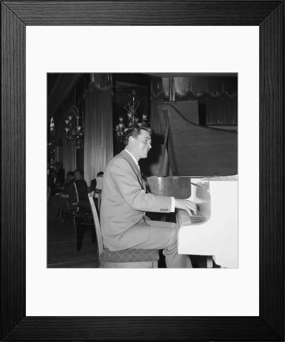 Framed Print : Recording Stars at Variety Clubs Golden Disc Luncheon Framed Print : Recording Stars at Variety Clubs Golden Disc Luncheon