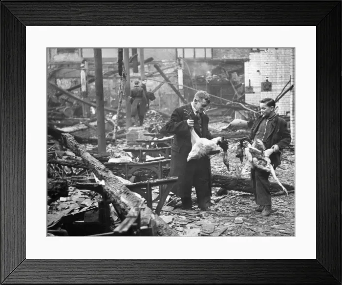 Framed Print : Remains of Liverpool Market after raid during night of Saturday 20th December 1941 Framed Print : Remains of Liverpool Market after raid during night of Saturday 20th December 1941