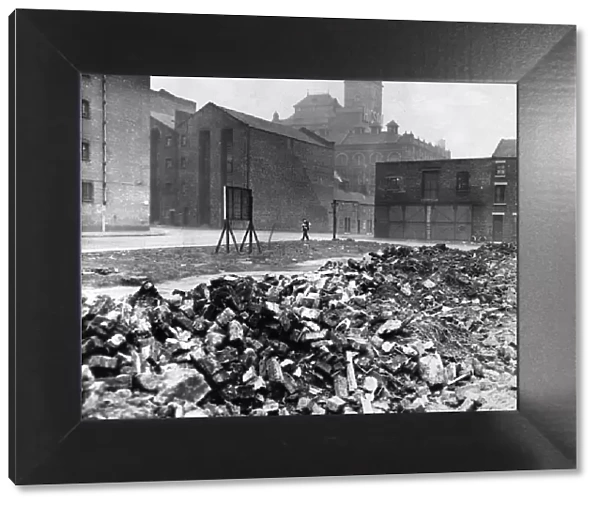Jamaica Street, Liverpool, debris from War remain, Wednesday 11th March 1959