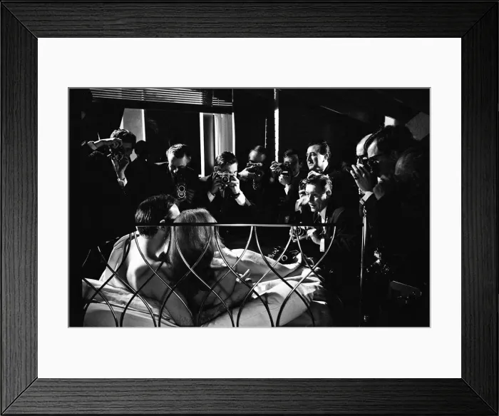 Framed Print : Sean Connery and Luciana Paluzzi filming Thunderball'at Pinewood Studios Framed Print : Sean Connery and Luciana Paluzzi filming Thunderball'at Pinewood Studios