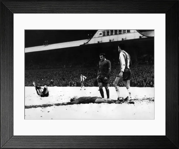 Framed Print : Newcastle United v FC Porto, Inter Cities Fairs Cup 2nd round 2nd leg Framed Print : Newcastle United v FC Porto, Inter Cities Fairs Cup 2nd round 2nd leg