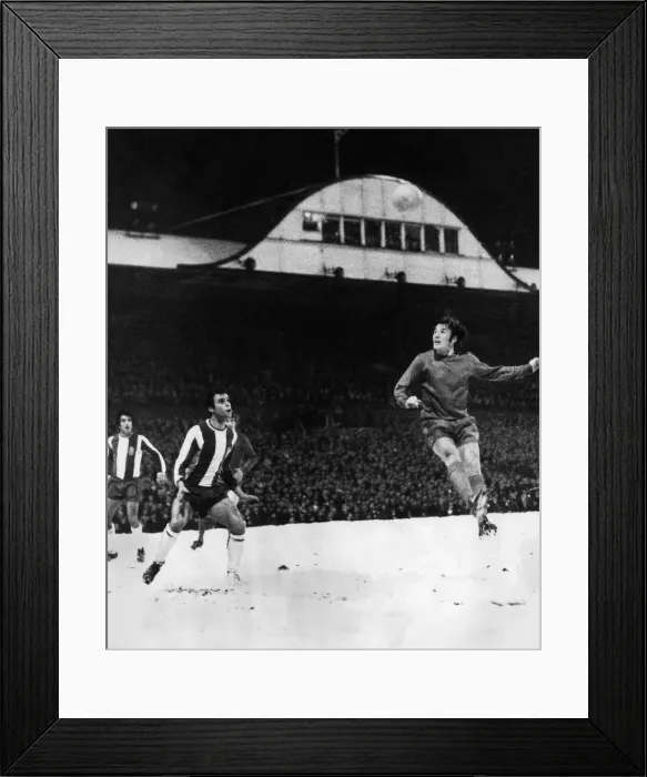 Framed Print : Newcastle United v FC Porto, Inter Cities Fairs Cup 2nd round 2nd leg Framed Print : Newcastle United v FC Porto, Inter Cities Fairs Cup 2nd round 2nd leg