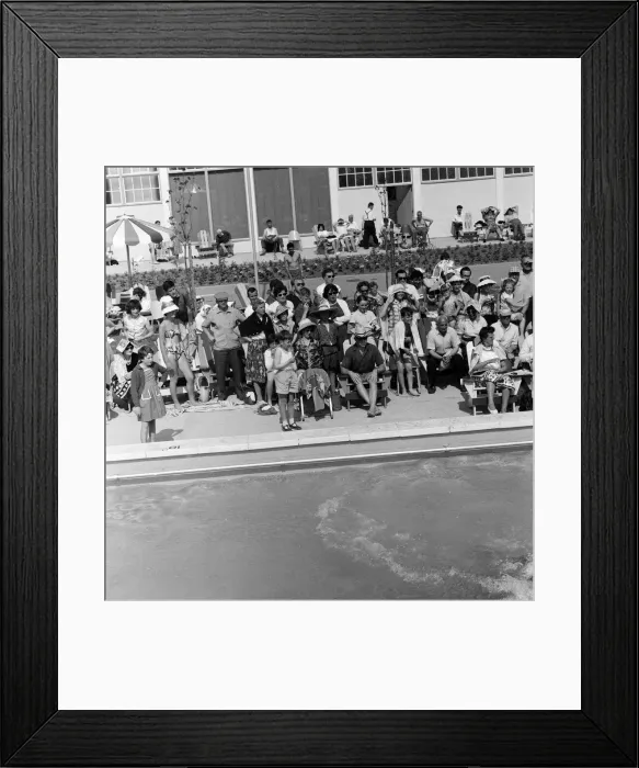 Framed Print : Holidaymakers enjoying their holiday at Butlins Holiday Camp, Minehead. 6th June 1962