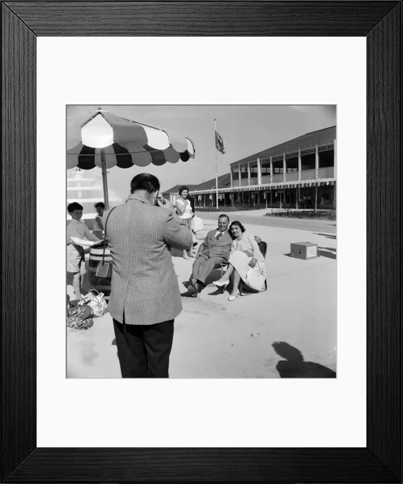 Framed Print : Holidaymakers enjoying their holiday at Butlins Holiday Camp, Minehead Framed Print : Holidaymakers enjoying their holiday at Butlins Holiday Camp, Minehead