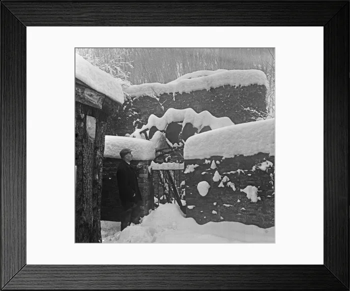 Framed Print : Snuff Mills park under a blanket of snow 4th January 1963 Framed Print : Snuff Mills park under a blanket of snow 4th January 1963