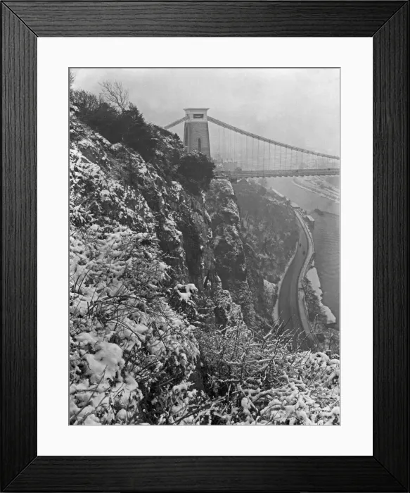 Framed Print : A snowy view of Clifton suspension bridge on New Years Day 1962. 1st January 1962