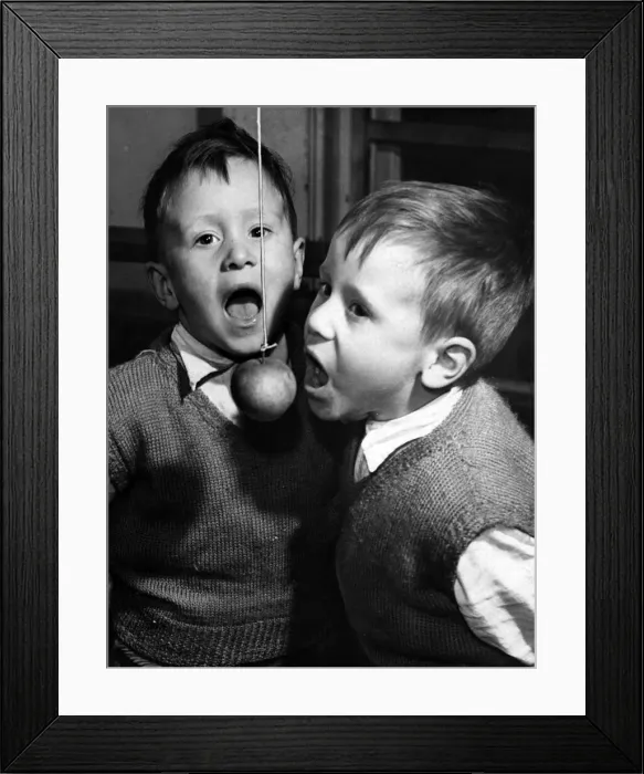 Framed Print : Children at the Victoria Settlement Day Nursery, Netherfield Road celebrate Halloween Framed Print : Children at the Victoria Settlement Day Nursery, Netherfield Road celebrate Halloween
