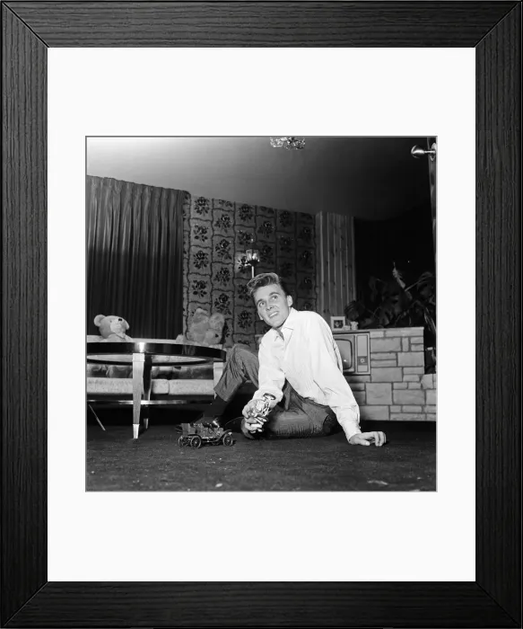 Framed Print : Singer Billy Fury at home. 27th January 1963 Framed Print : Singer Billy Fury at home. 27th January 1963