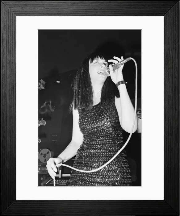 Framed Print : The Eurythmics perform at The General Wolfe, Foleshill, Coventry, Midlands Framed Print : The Eurythmics perform at The General Wolfe, Foleshill, Coventry, Midlands