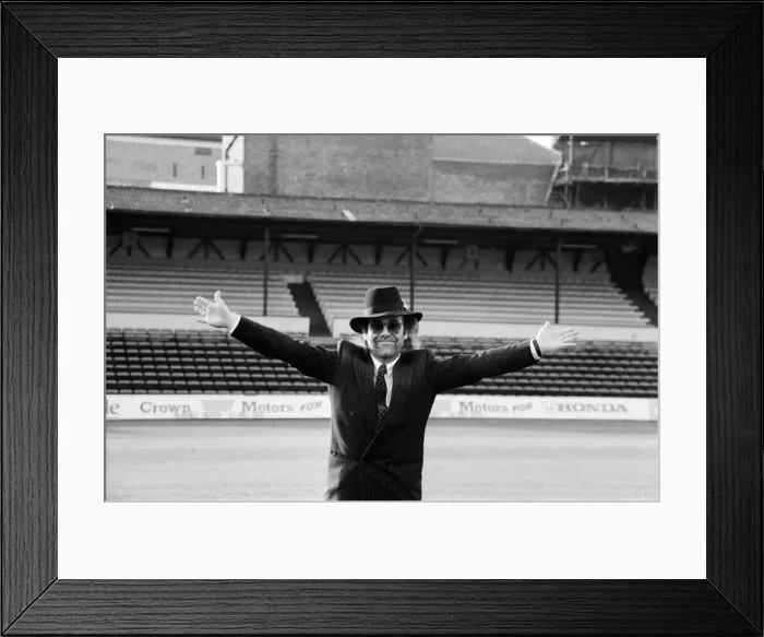 Framed Print : Elton John, Watford FC chairman, and pop star. 12th December 1985 Framed Print : Elton John, Watford FC chairman, and pop star. 12th December 1985