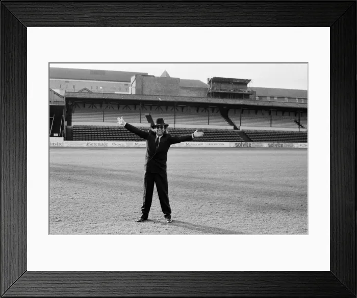 Framed Print : Elton John, Watford FC chairman, and pop star. 12th December 1985 Framed Print : Elton John, Watford FC chairman, and pop star. 12th December 1985