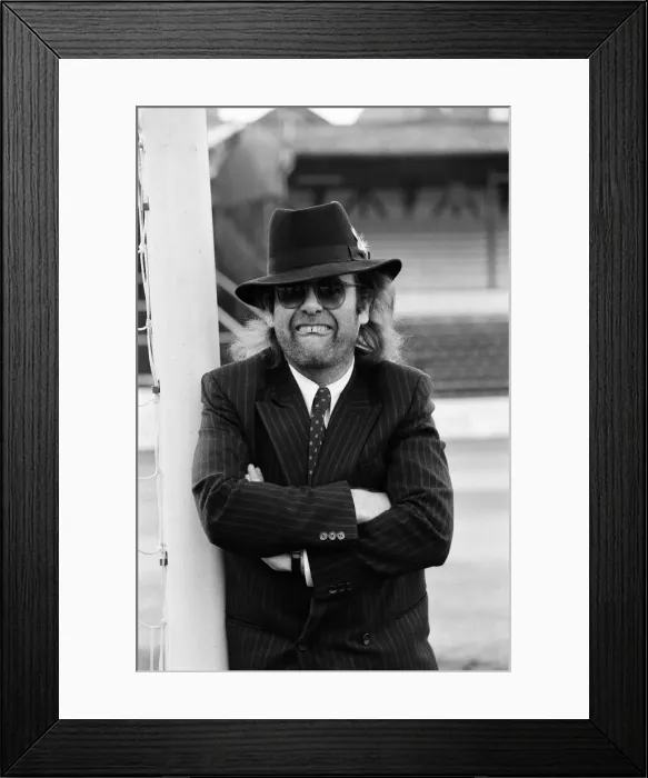 Framed Print : Elton John, Watford FC chairman, and pop star. 12th December 1985 Framed Print : Elton John, Watford FC chairman, and pop star. 12th December 1985