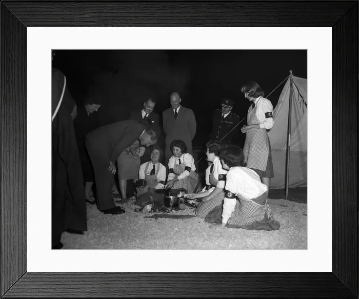 Framed Print : Prince Philip, Duke of Edinburgh at Lockleaze School (Wheatsheaf Club), Bristol Framed Print : Prince Philip, Duke of Edinburgh at Lockleaze School (Wheatsheaf Club), Bristol