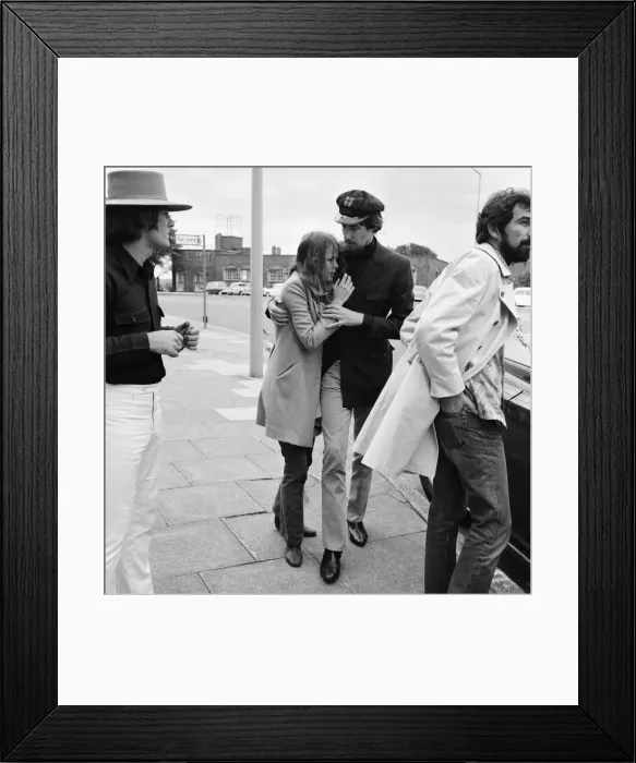 Framed Print : The Mamas and the Papas, American folk rock vocal group, just arrived from New York Framed Print : The Mamas and the Papas, American folk rock vocal group, just arrived from New York