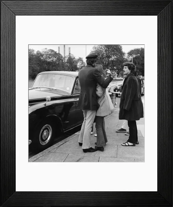 Framed Print : The Mamas and the Papas, American folk rock vocal group, just arrived from New York Framed Print : The Mamas and the Papas, American folk rock vocal group, just arrived from New York
