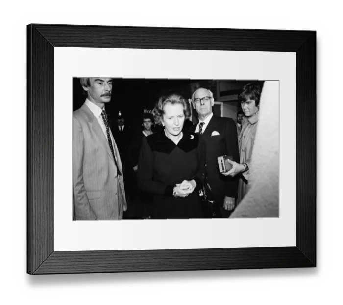 Framed Print : Prime Minister Margaret Thatcher visits victims of the Harrods IRA bomb in hospital Framed Print : Prime Minister Margaret Thatcher visits victims of the Harrods IRA bomb in hospital