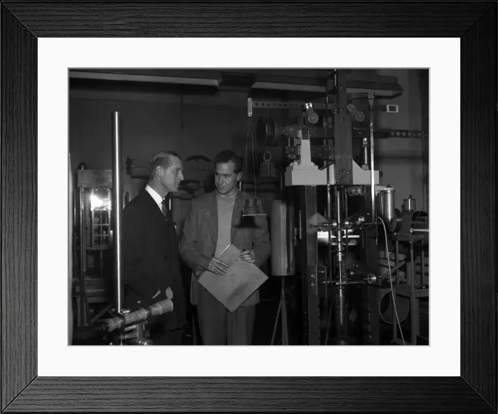 Framed Print : Prince Philip, Duke of Edinburgh visits Bristol, pictured at the Engineering School Framed Print : Prince Philip, Duke of Edinburgh visits Bristol, pictured at the Engineering School