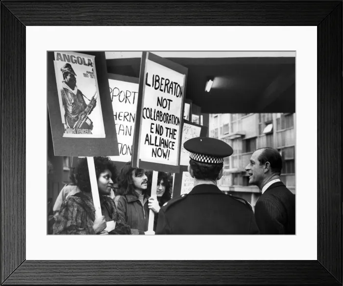 Framed Print : Prince Philip, Duke of Edinburgh visits Salford University Framed Print : Prince Philip, Duke of Edinburgh visits Salford University
