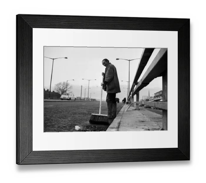 Framed Print : Having worked himself out of one job on the Perry Barr flyover in Birmingham, Mr L Hayden