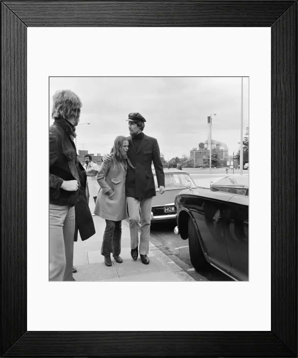 Framed Print : The Mamas and the Papas, American folk rock vocal group, just arrived from New York Framed Print : The Mamas and the Papas, American folk rock vocal group, just arrived from New York