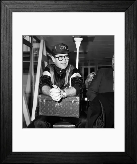 Framed Print : Elton John pictured at London Airport. 19th June 1987 Framed Print : Elton John pictured at London Airport. 19th June 1987
