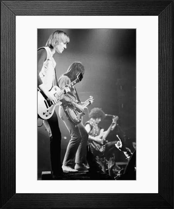 Framed Print : Thin Lizzy, Rock Group, perform at The Apollo, Coventry, Warwickshire in December 1981 Framed Print : Thin Lizzy, Rock Group, perform at The Apollo, Coventry, Warwickshire in December 1981