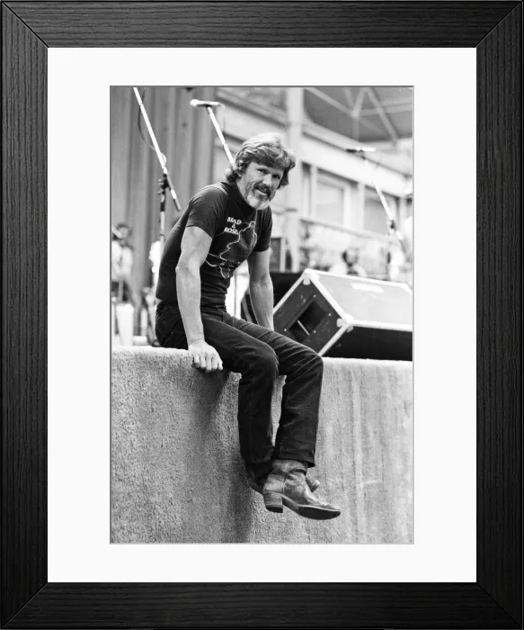 Framed Print : Kris Kristofferson prepares for a concert at Wembley Arena. 7th April 1982 Framed Print : Kris Kristofferson prepares for a concert at Wembley Arena. 7th April 1982
