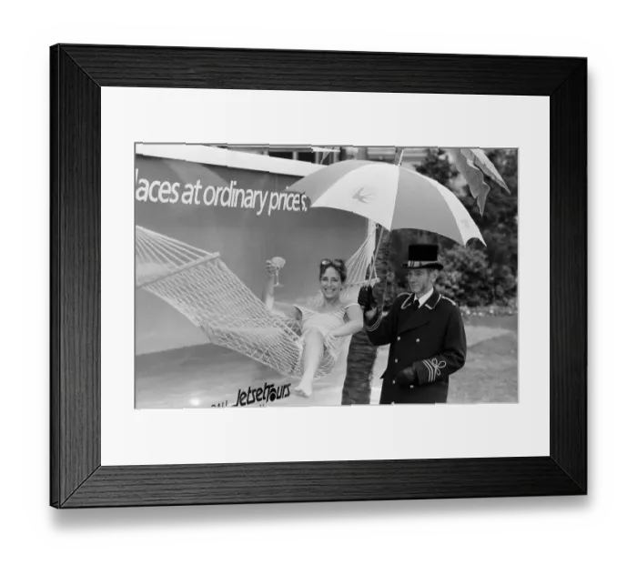 Framed Print : The worlds first live poster, Cromwell Road, London Framed Print : The worlds first live poster, Cromwell Road, London