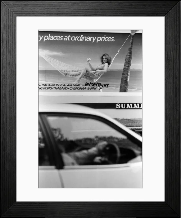 Framed Print : The worlds first live poster, Cromwell Road, London Framed Print : The worlds first live poster, Cromwell Road, London