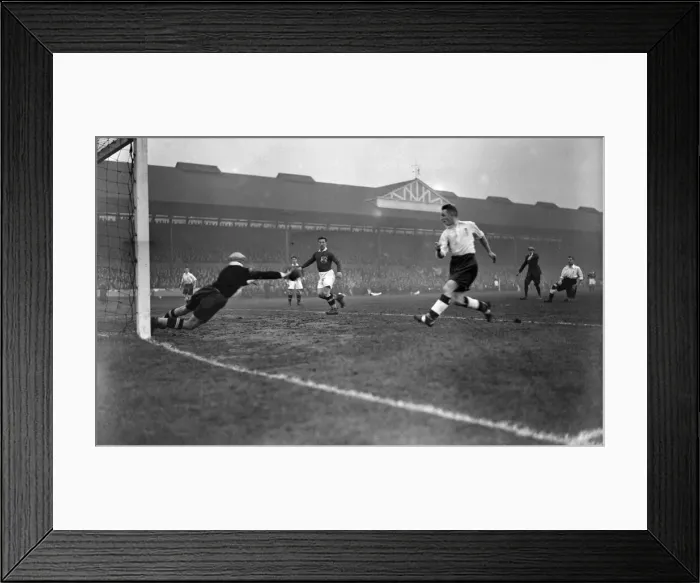 Framed Print : England 4-3 Austria, International Friendly match at Stamford Bridge, London Framed Print : England 4-3 Austria, International Friendly match at Stamford Bridge, London