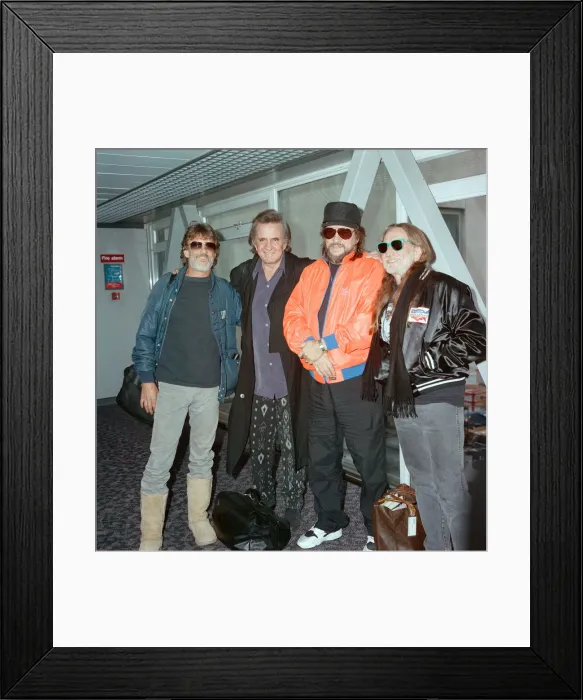 Framed Print : Members of The Highwaymen at Heathrow Airport. Kris Kristofferson, Johnny Cash