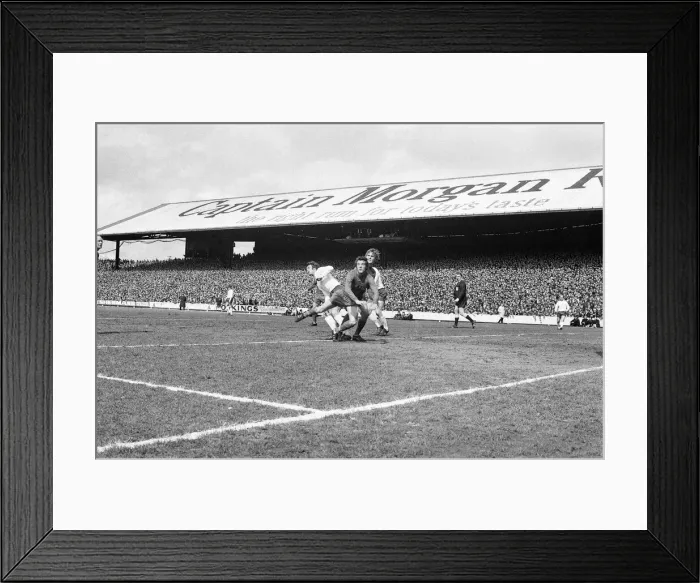 Framed Print : Wales 1-1 England, Home International Championship, Ninian Park, Sloper Road, Cardiff