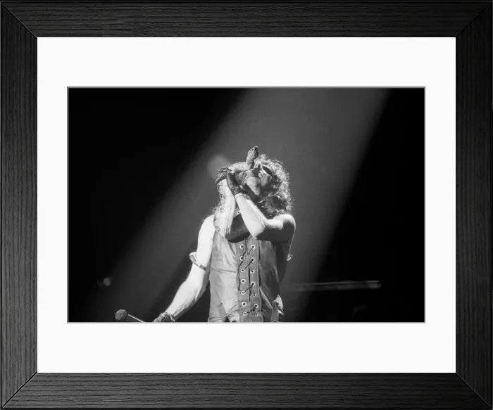 Framed Print : Alice Cooper (born Vincent Damon Furnier) performs at The Birmingham Odeon, Midlands