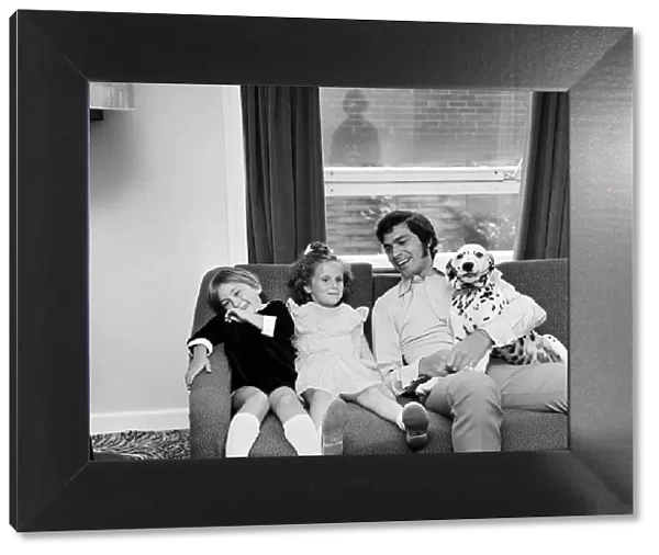 Engelbert Humperdinck at home with his daughter Louise, 3