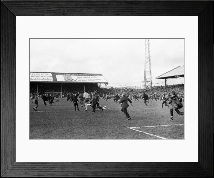 Framed Print : Wales 1-1 England, Home International Championship, Ninian Park, Sloper Road, Cardiff Framed Print : Wales 1-1 England, Home International Championship, Ninian Park, Sloper Road, Cardiff