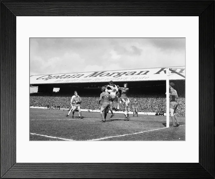 Framed Print : Wales 1-1 England, Home International Championship, Ninian Park, Sloper Road, Cardiff